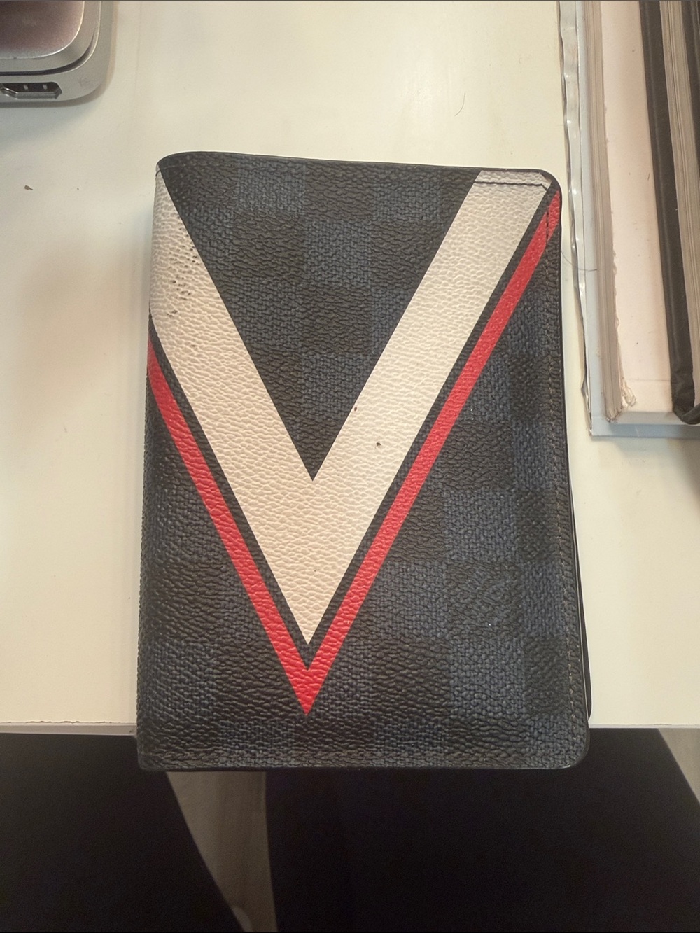 LV PASSPORT HOLDER/ WALLET